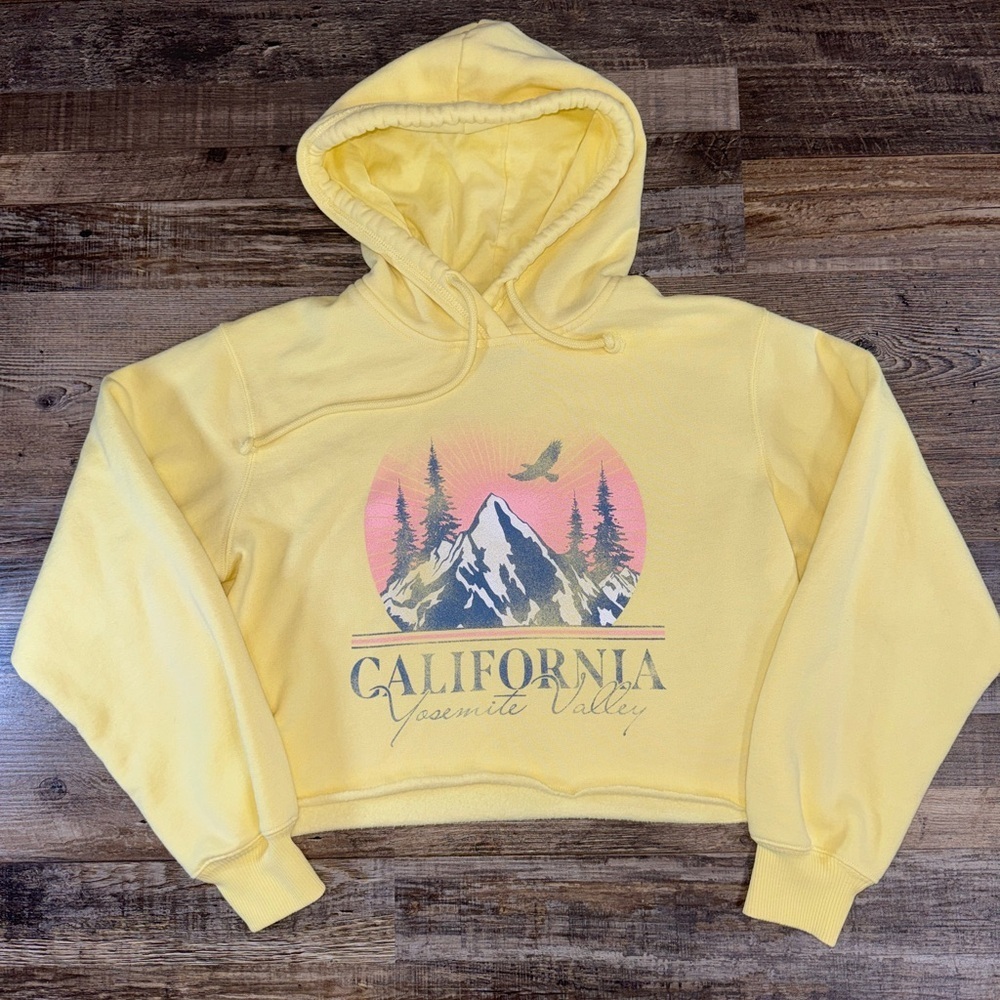 Hollister California Yosemite Valley Cropped Graphic Hoodie Yellow Small